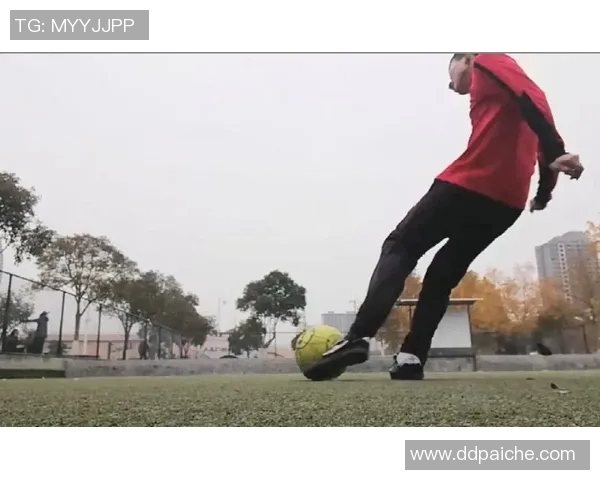 掌握足球弧线球技巧的全面教学指南与实用训练方法分享 掌握足球弧线球技巧的全面教学指南与实用训练方法分享