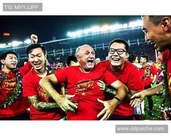 国安与恒大巅峰对决精彩上演球迷期待精彩瞬间与激烈较量 国安与恒大巅峰对决精彩上演球迷期待精彩瞬间与激烈较量